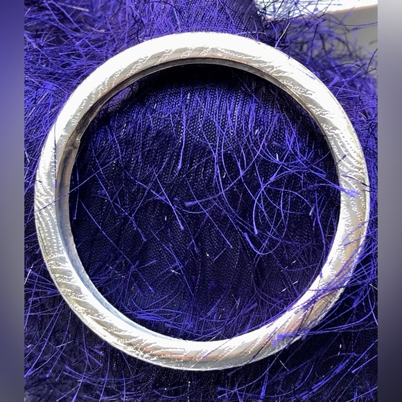 Fashion Silver Tone Classy Bangle Bracelet - Picture 6 of 8